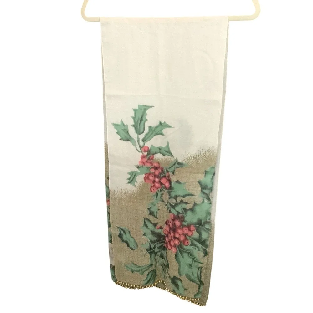 Victorian Trading Co, Hopeless Romantic Holly Berry‎ Metal Ball Scarf